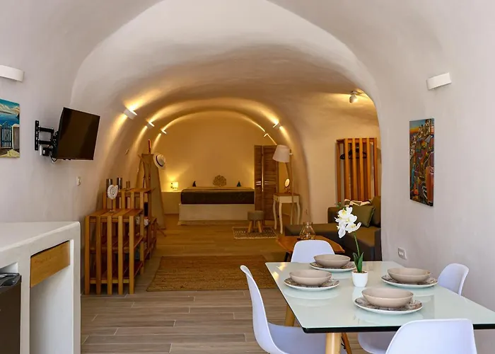 Tree Of Life 2 - Authentic Cave - Style By μρs Apartment