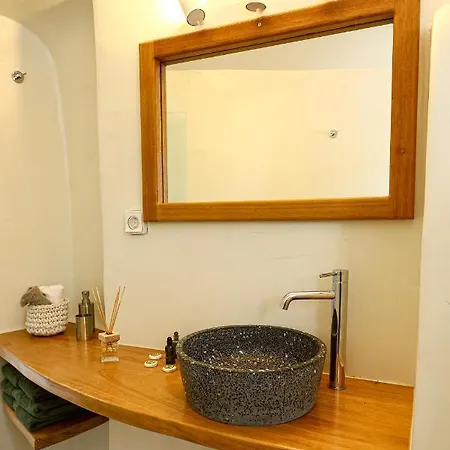 Tree Of Life 2 - Authentic Cave - Style By μρs Apartamento