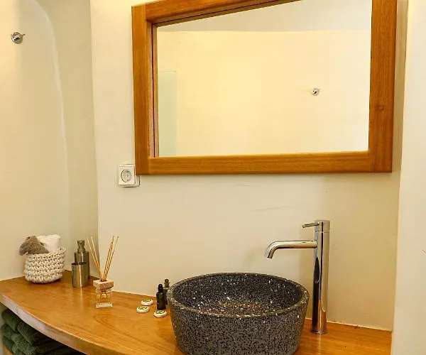 Tree Of Life 2 - Authentic Cave - Style By μρs Apartmán